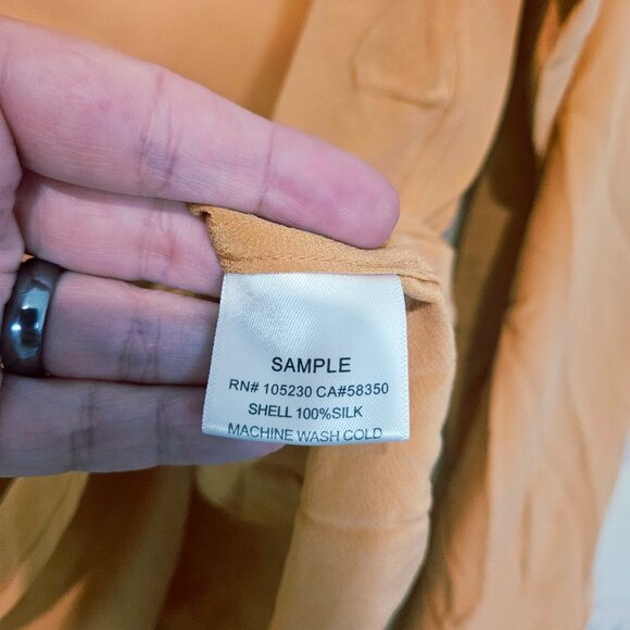 NWT Equipment Shirt Size Medium Caribou 100% Silk Long Sleeve Button Up *SAMPLE* - Picture 5 of 8